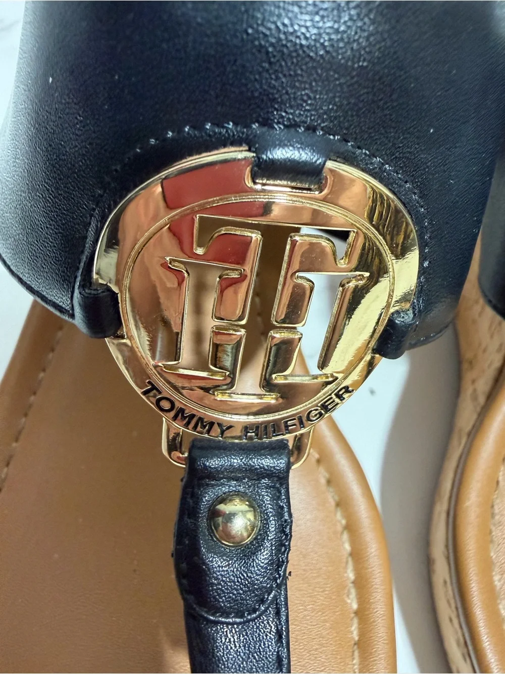 Tommy Hilfiger Black Leather Platform Thong Sandals -- 7.5